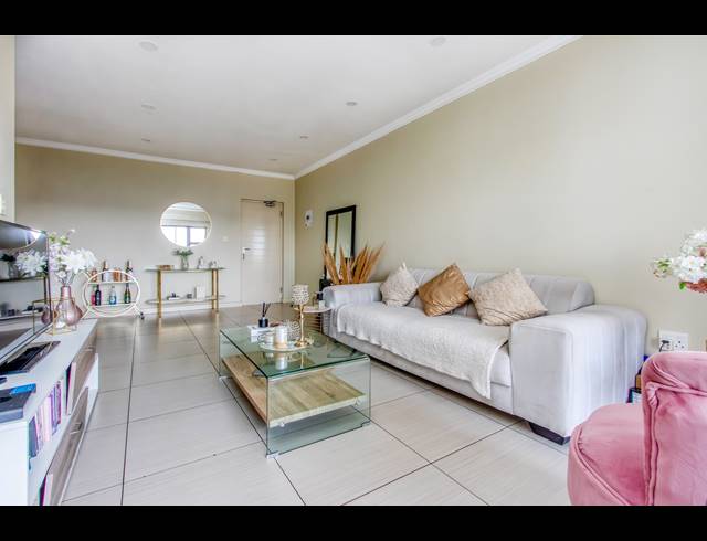 3 BEDROOM APARTMENT RENTED IN WILGEHEUWEL